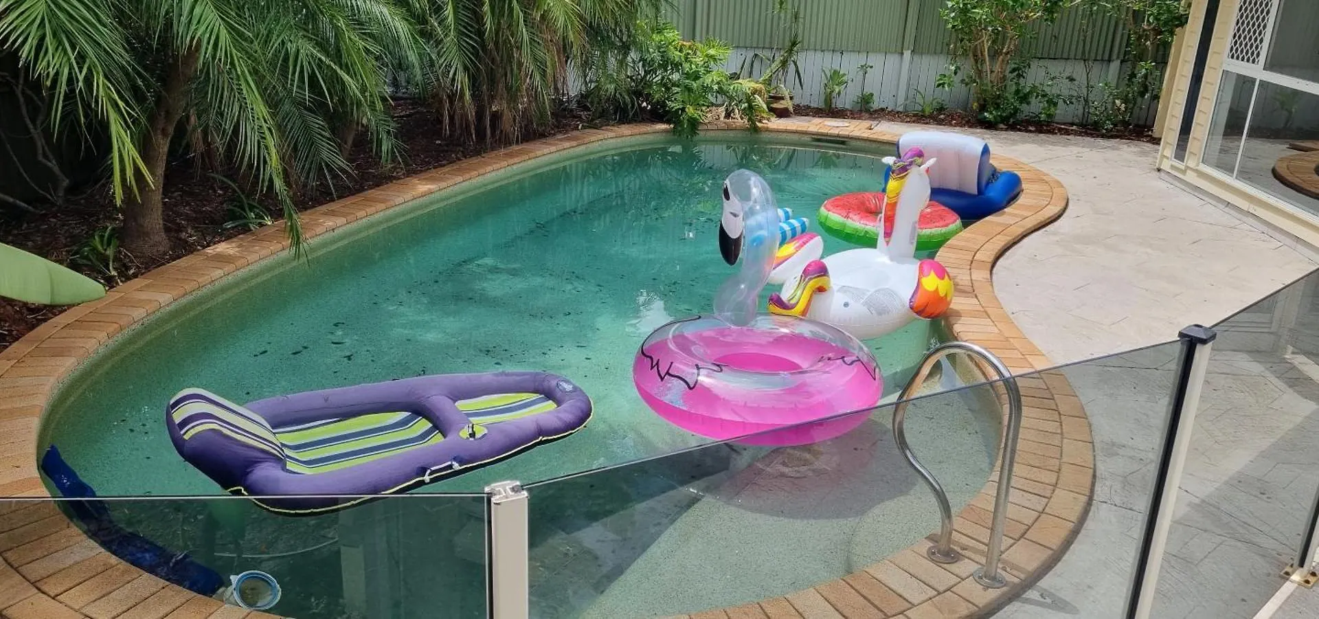 6 Bedroom House With Pool Holiday home *
