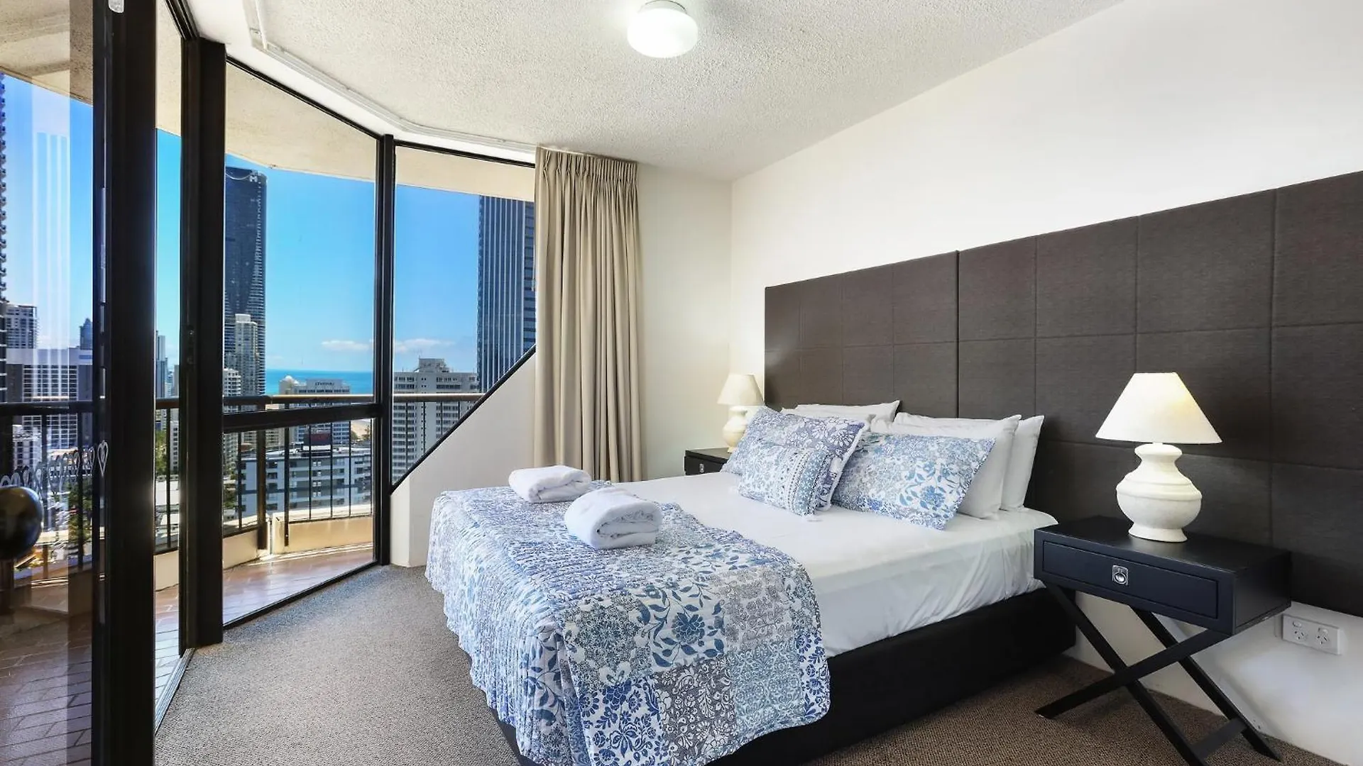 Apartment Paradise Centre Managed By Gchs
