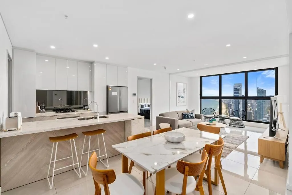 Ocean View 3bed In Surfers Apartment