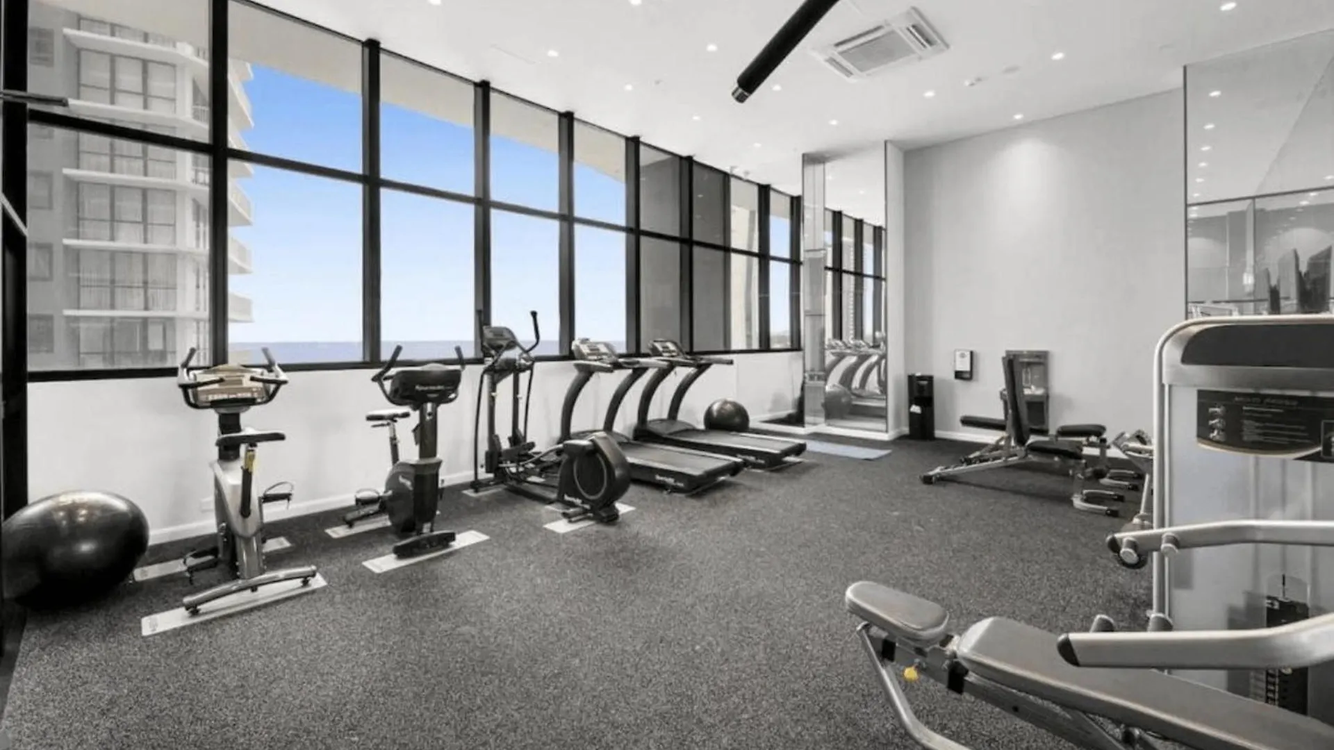 Altitude Ocean - Spectacular, Unmatched Views & Luxury Apartment *
