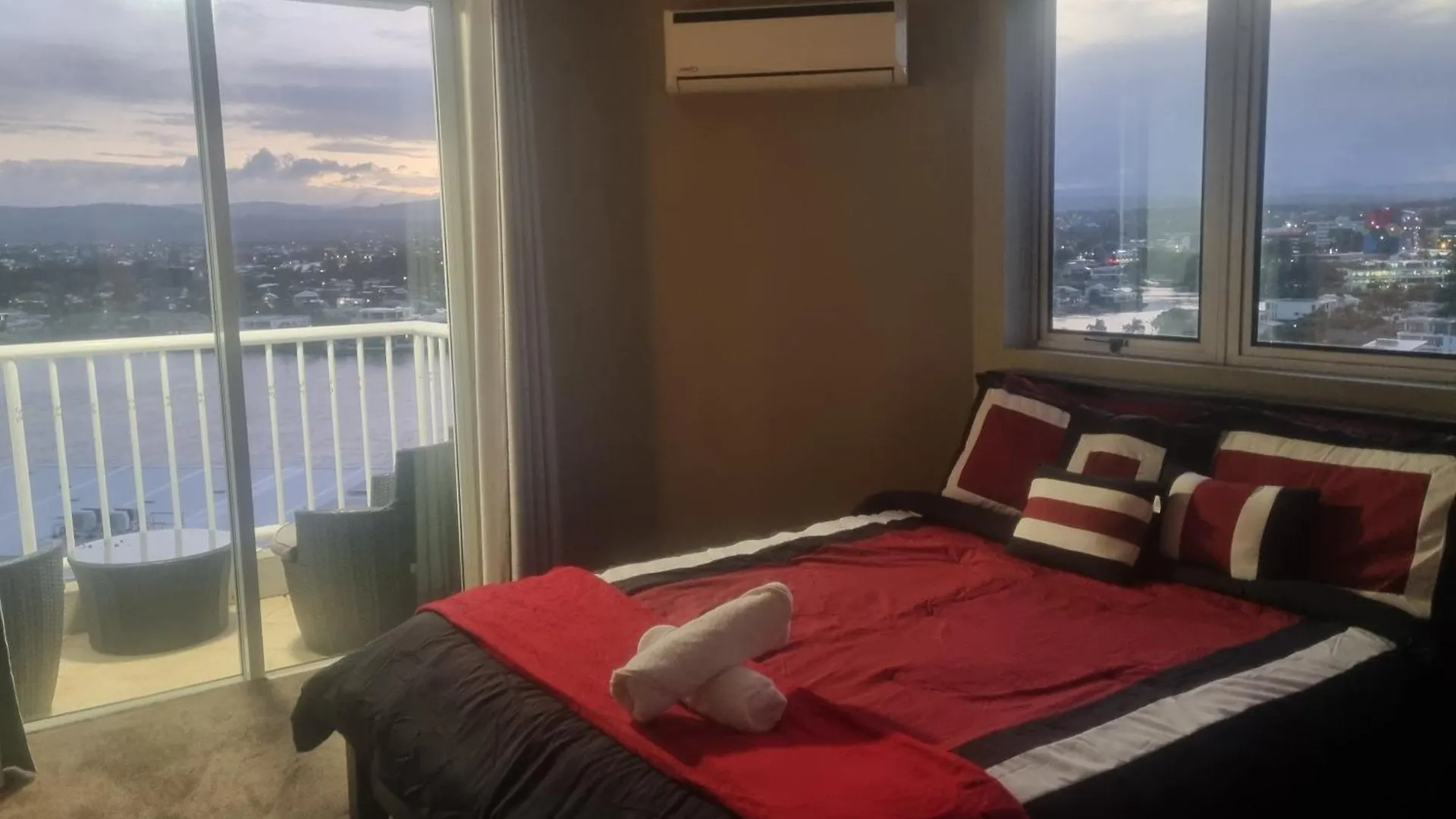 Apartment Superior Penthouse In Surfers Paradise On The