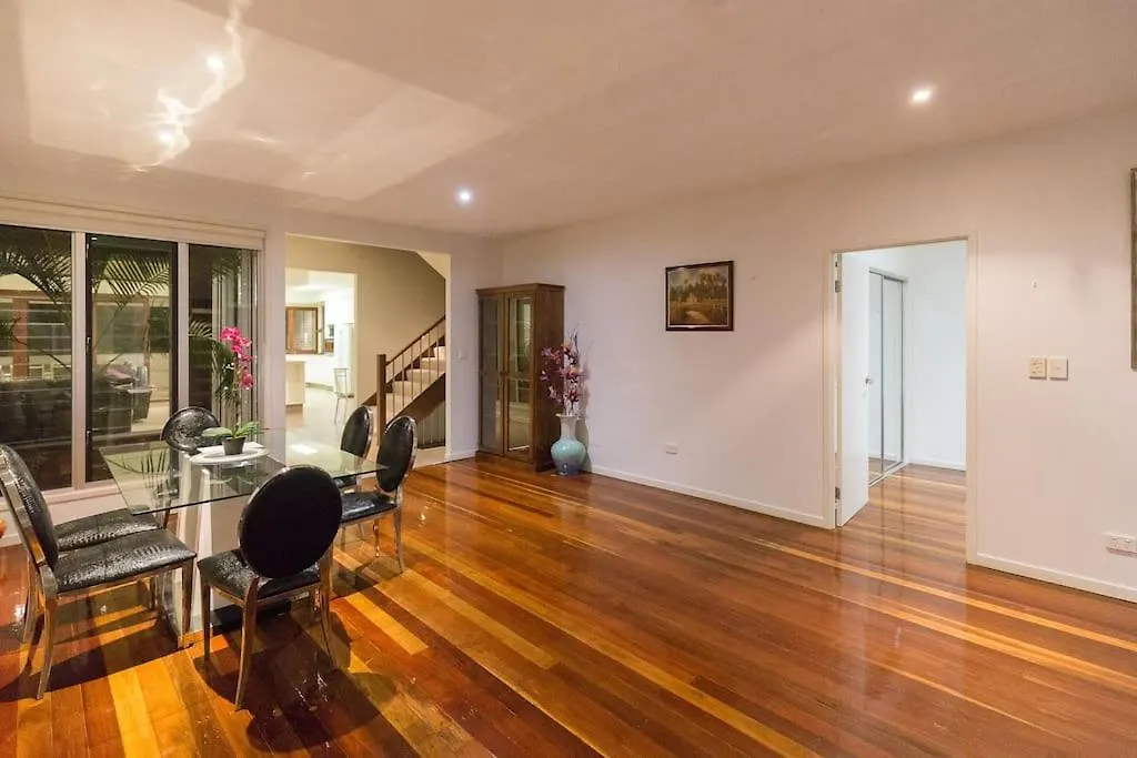 Holiday home The Palm In Heart Of Surfers Paradise Gold Coast
