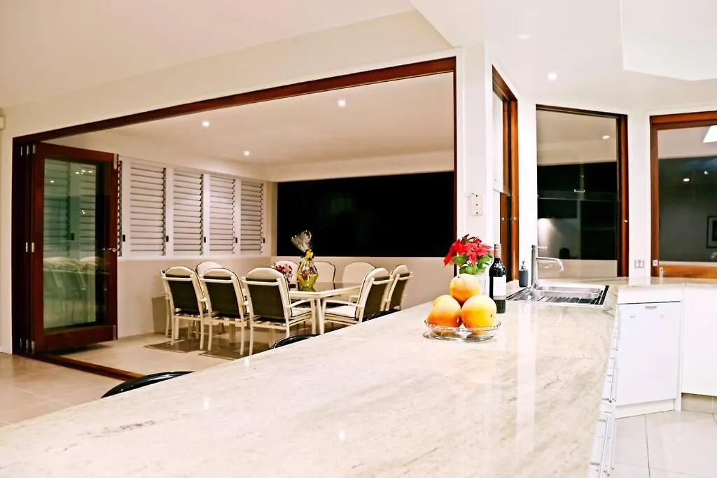 The Palm In Heart Of Surfers Paradise Holiday home Gold Coast