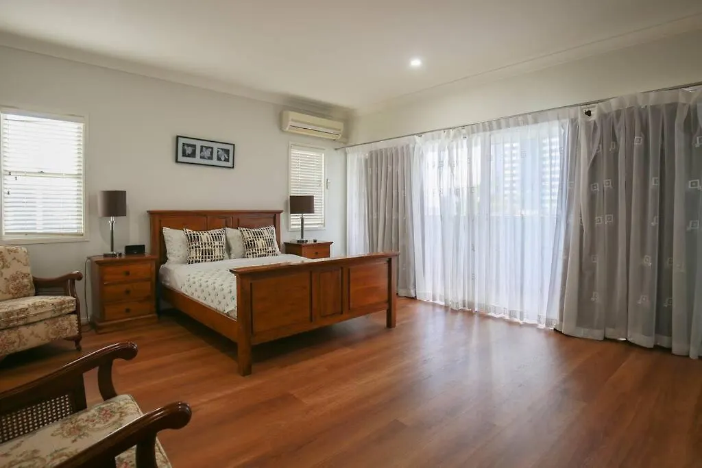 The Palm In Heart Of Surfers Paradise Holiday home Gold Coast