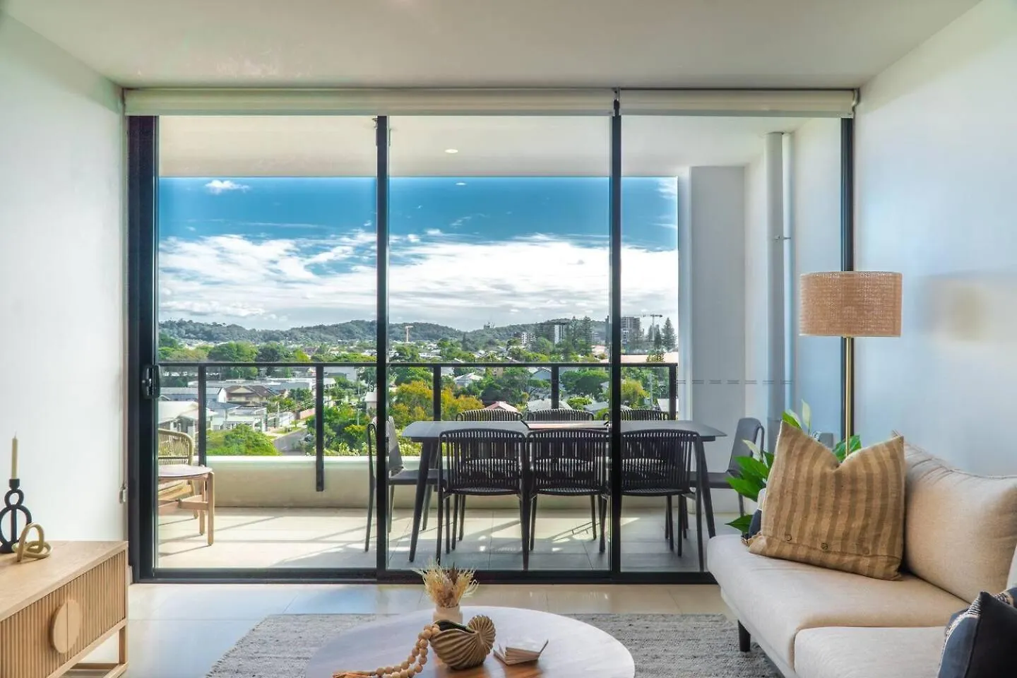 New! Coastal Elegance At Palm Apartment Gold Coast