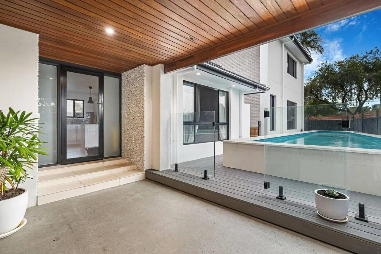 Pool House Hideaway *