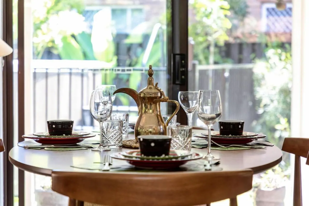 Riverfront Oasis In Elanora Holiday home Gold Coast