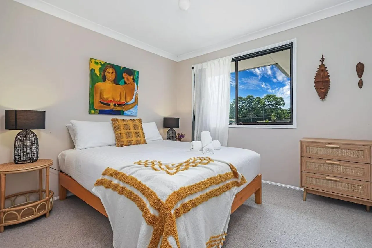 Riverfront Oasis In Elanora Holiday home Gold Coast