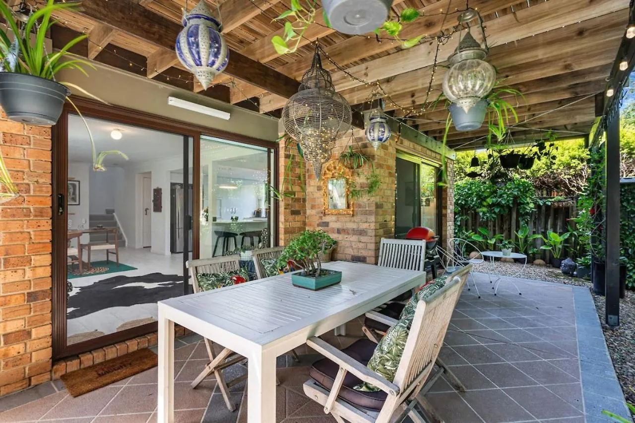 Riverfront Oasis In Elanora Gold Coast