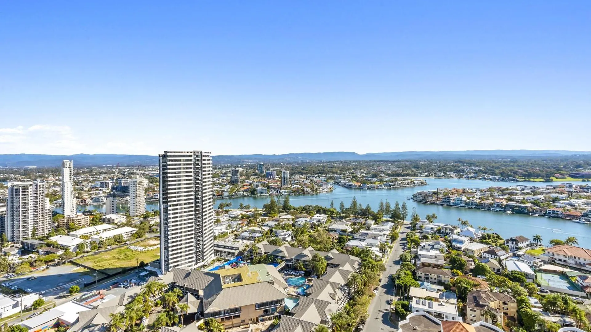 Prime Views From 4 Bedroom Newly Renovated Ocean Unit At Sun - Q *