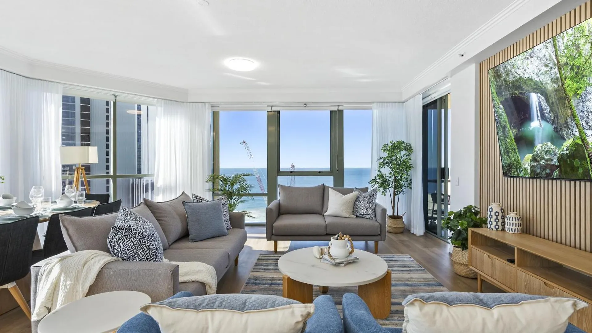 Apartment Prime Views From 4 Bedroom Newly Renovated Ocean Unit At Sun - Q Gold Coast