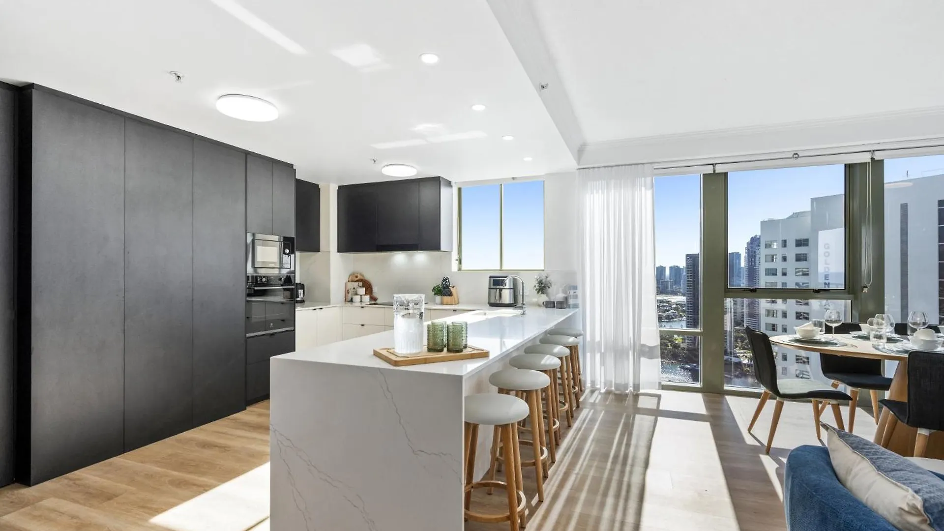 Sun - Qstay Apartment