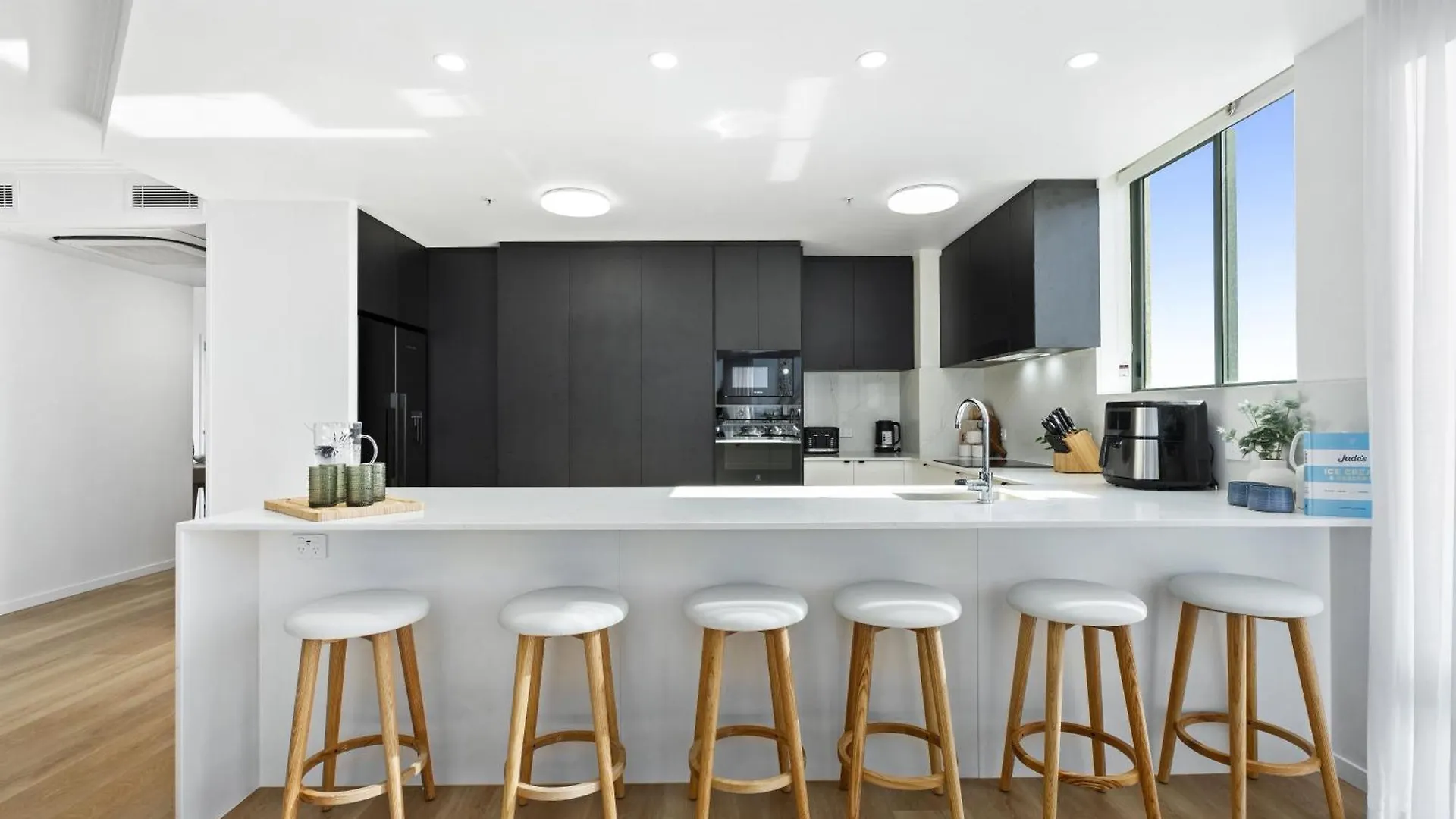 Sun - Qstay Apartment