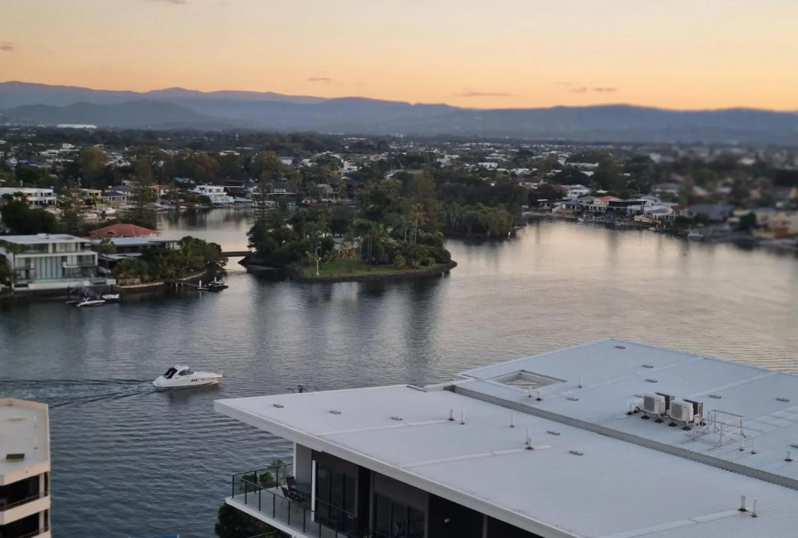 Superior Penthouse In Surfers Paradise On The Gold Coast