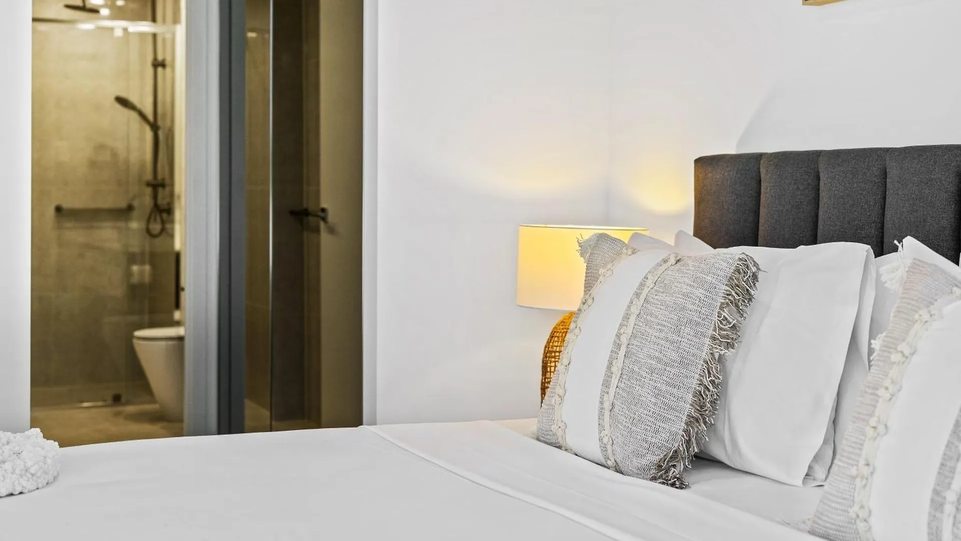 Apartment Modern 2-bedroom Private On Floor In Broadbeach Gold Coast