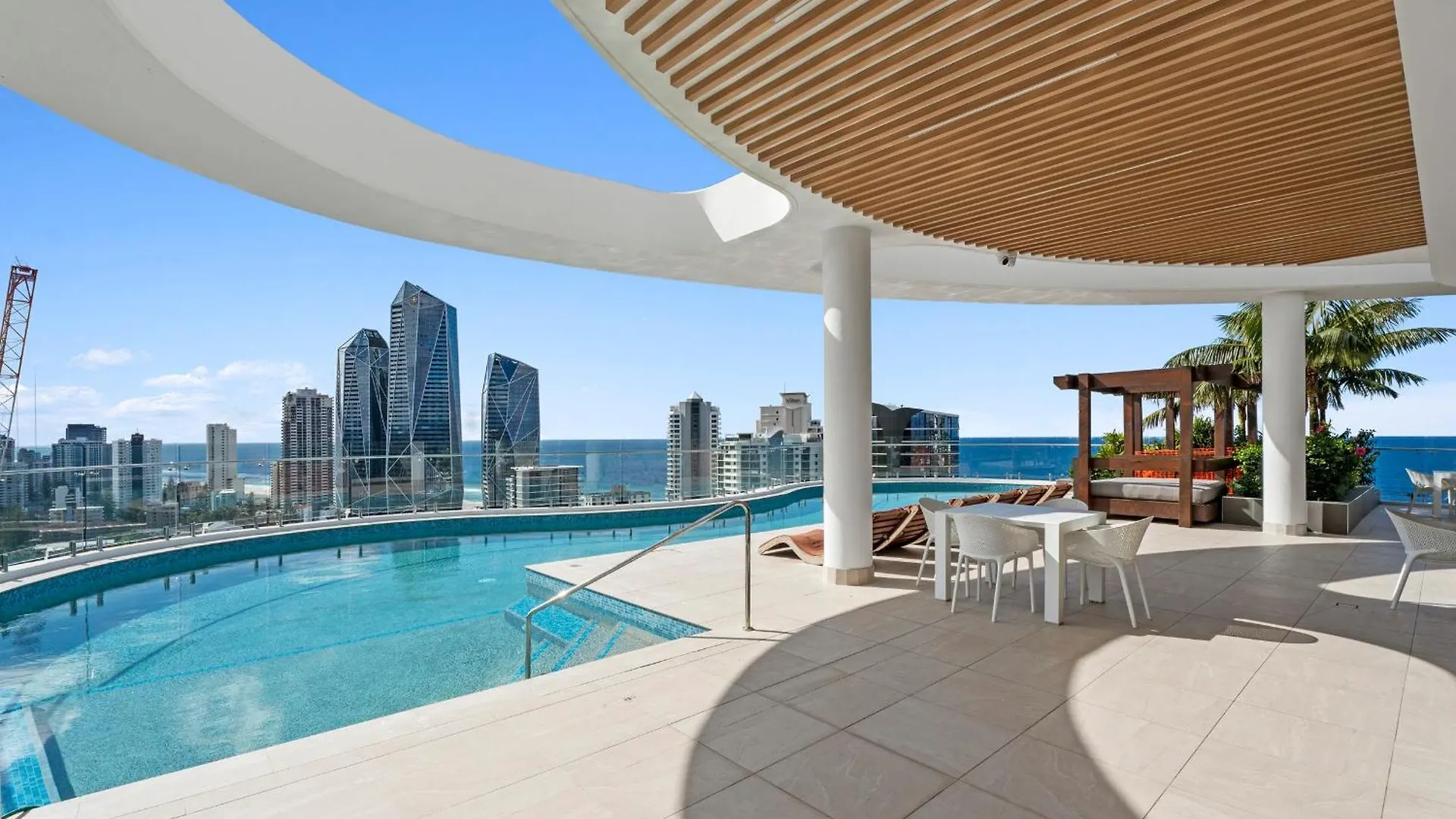 Apartment Modern 2-bedroom Private On Floor In Broadbeach *