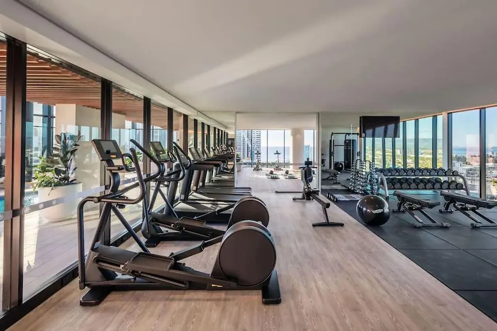 Million Dollar Ocean View Free Car Park 3br In Broadbeach, Australia *