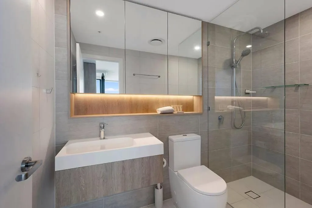 Million Dollar Ocean View Free Car Park 3br In Broadbeach, Australia Apartment *