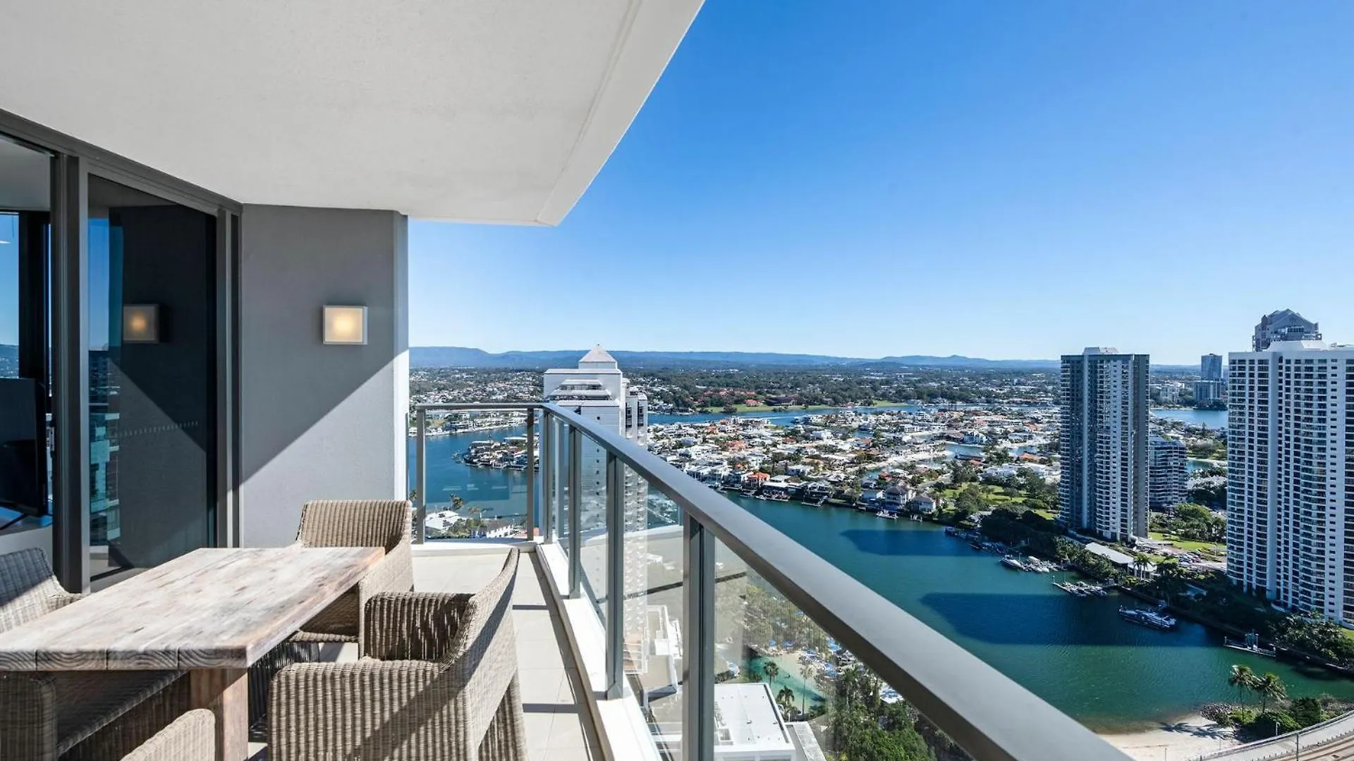 Rhapsody Stunning Ocean Views - Coasthm Apartment *