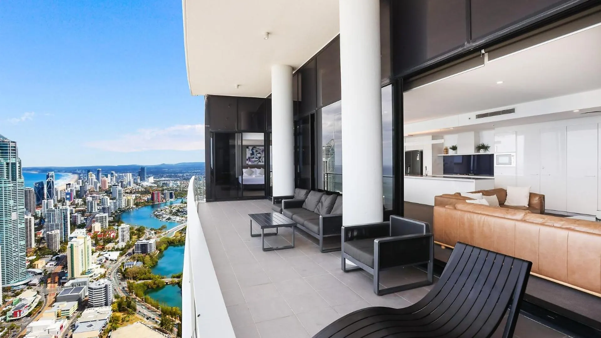 Circle On Cavill 2, 3, 4 & 5 Bedroom Skyhomes & Sub Penthouses By Holidays Apartment *