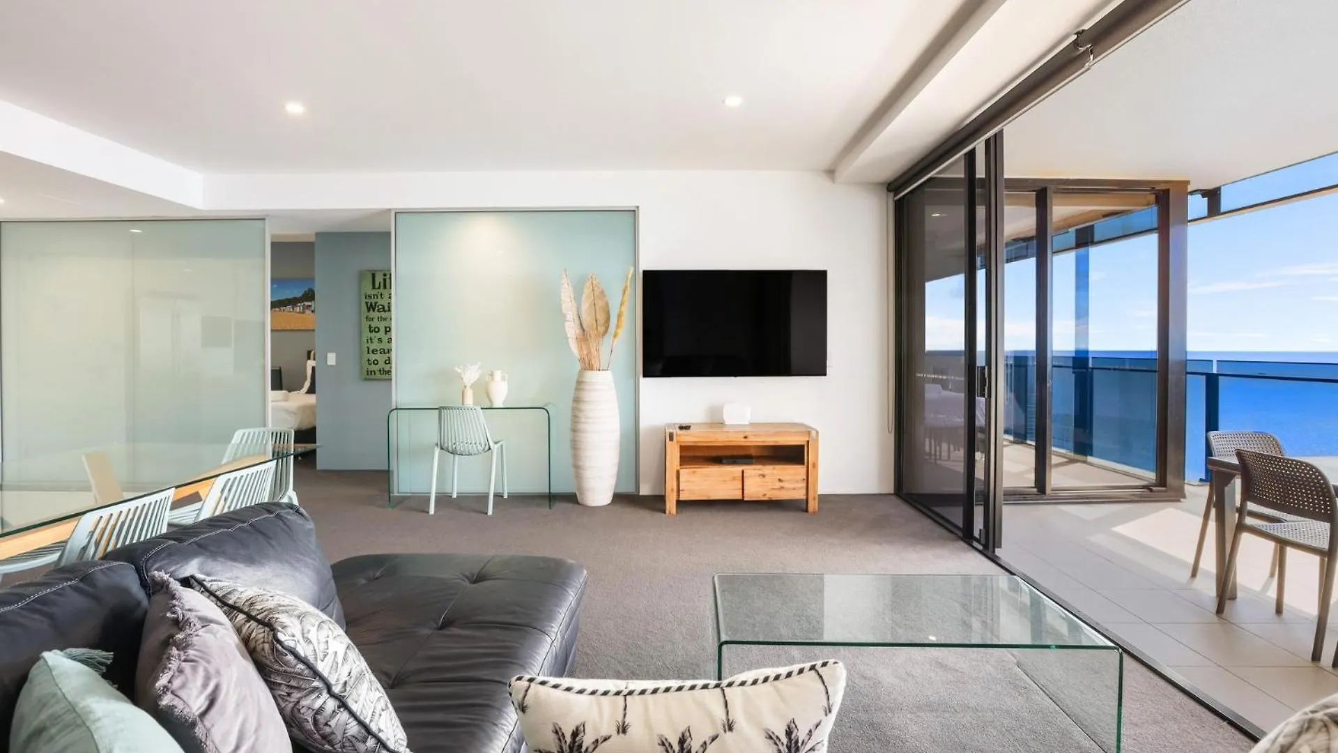 Circle On Cavill 2, 3, 4 & 5 Bedroom Skyhomes & Sub Penthouses By Holidays Apartment Gold Coast