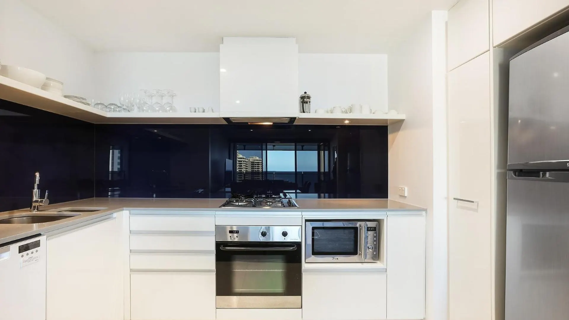 Apartment Circle On Cavill 2, 3, 4 & 5 Bedroom Skyhomes & Sub Penthouses By Holidays
