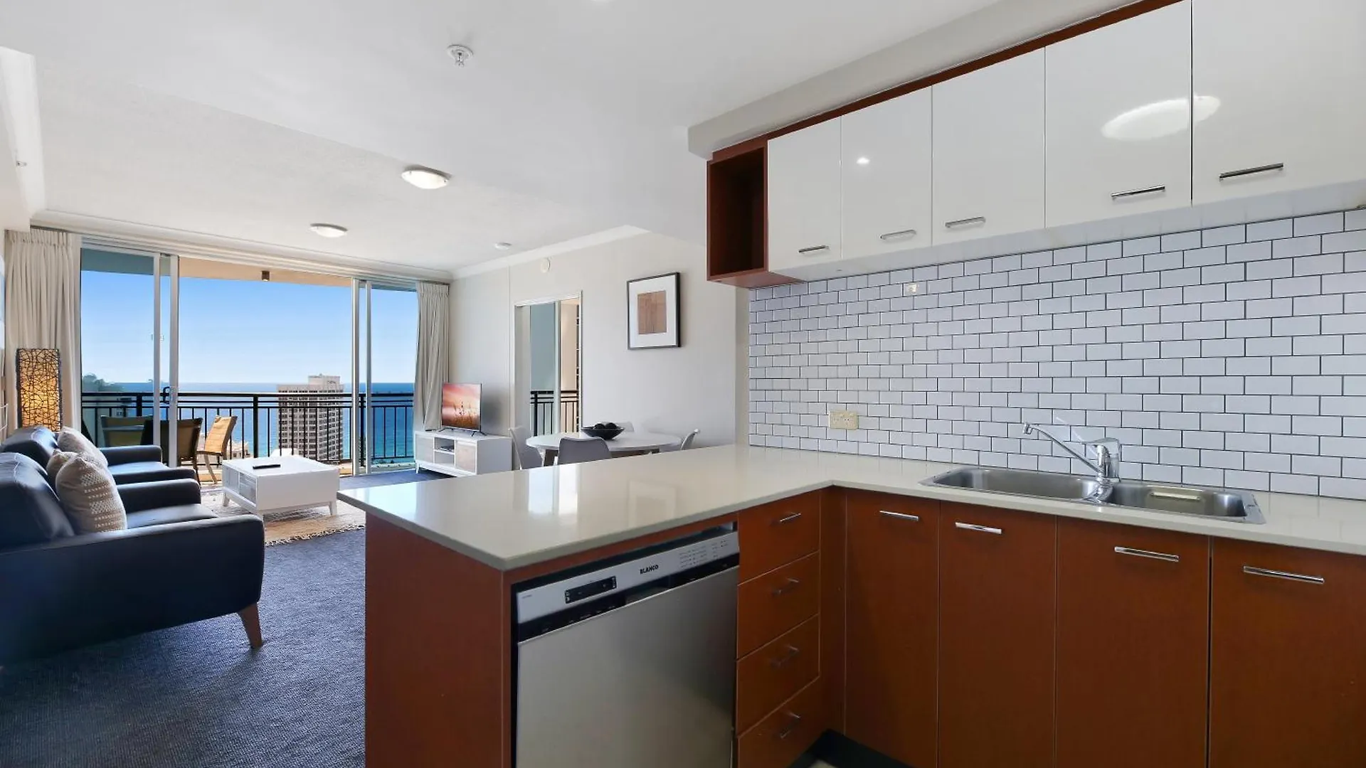Apartment Towers Of Chevron - Private
