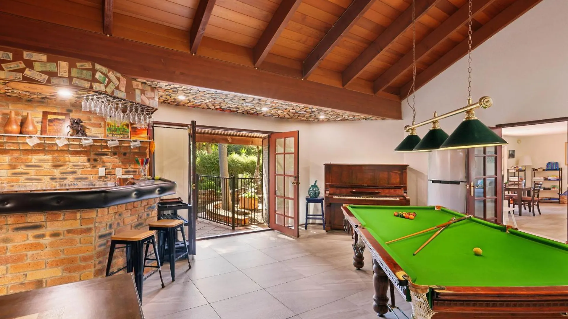 Spacious 4-bed Hinterland Luxury Escape With Pool