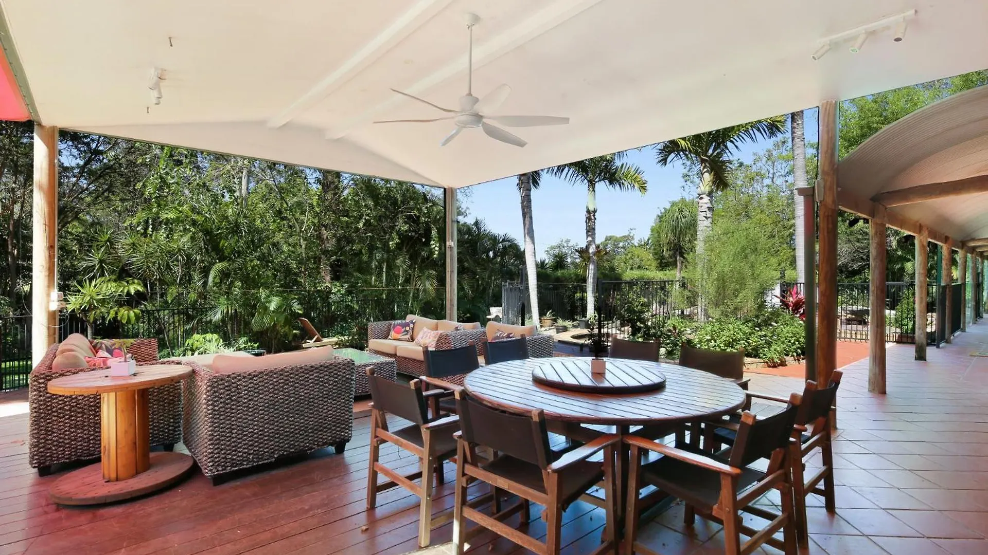 Holiday home Spacious 4-bed Hinterland Luxury Escape With Pool *