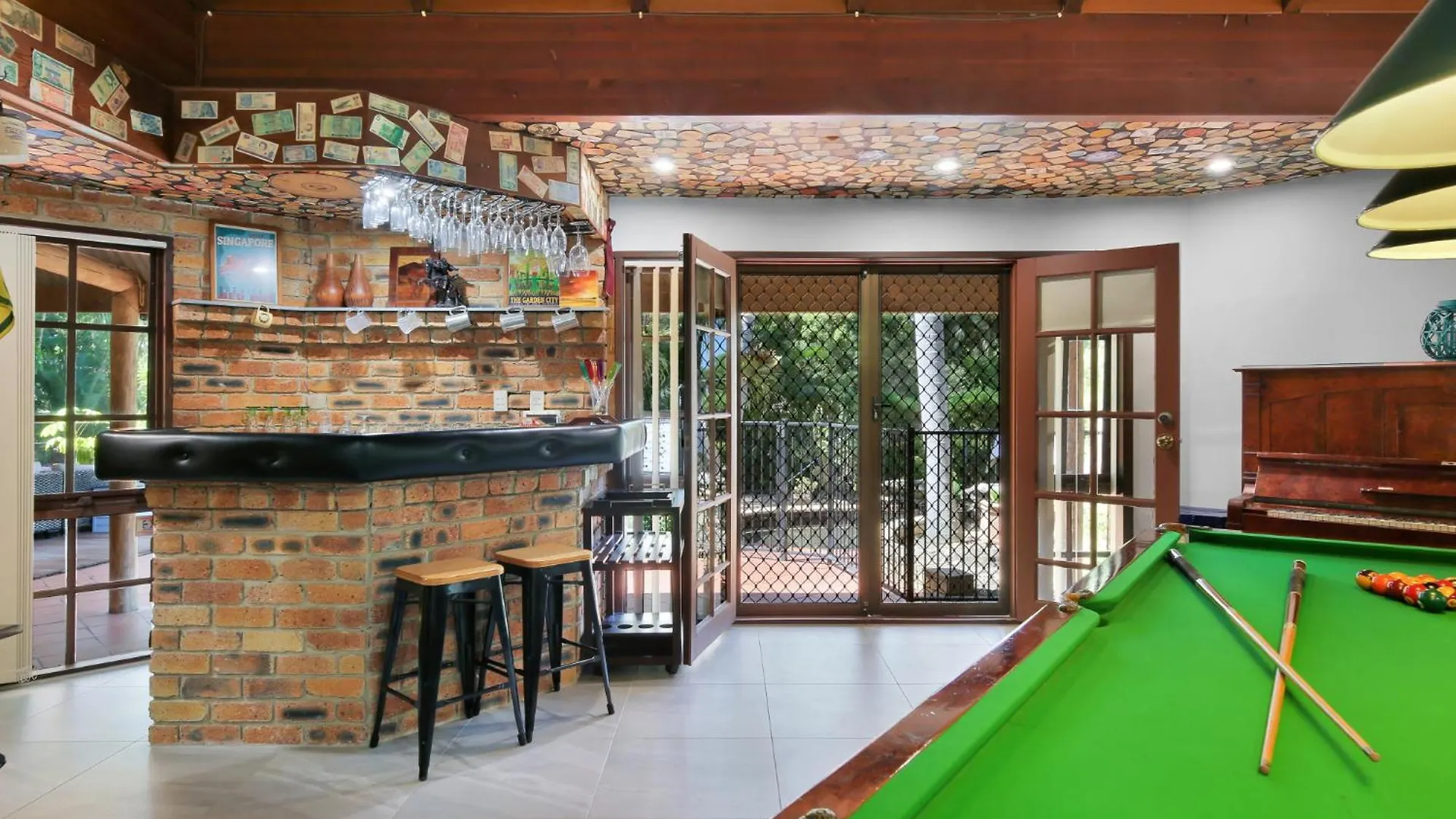 Spacious 4-bed Hinterland Luxury Escape With Pool Holiday home *