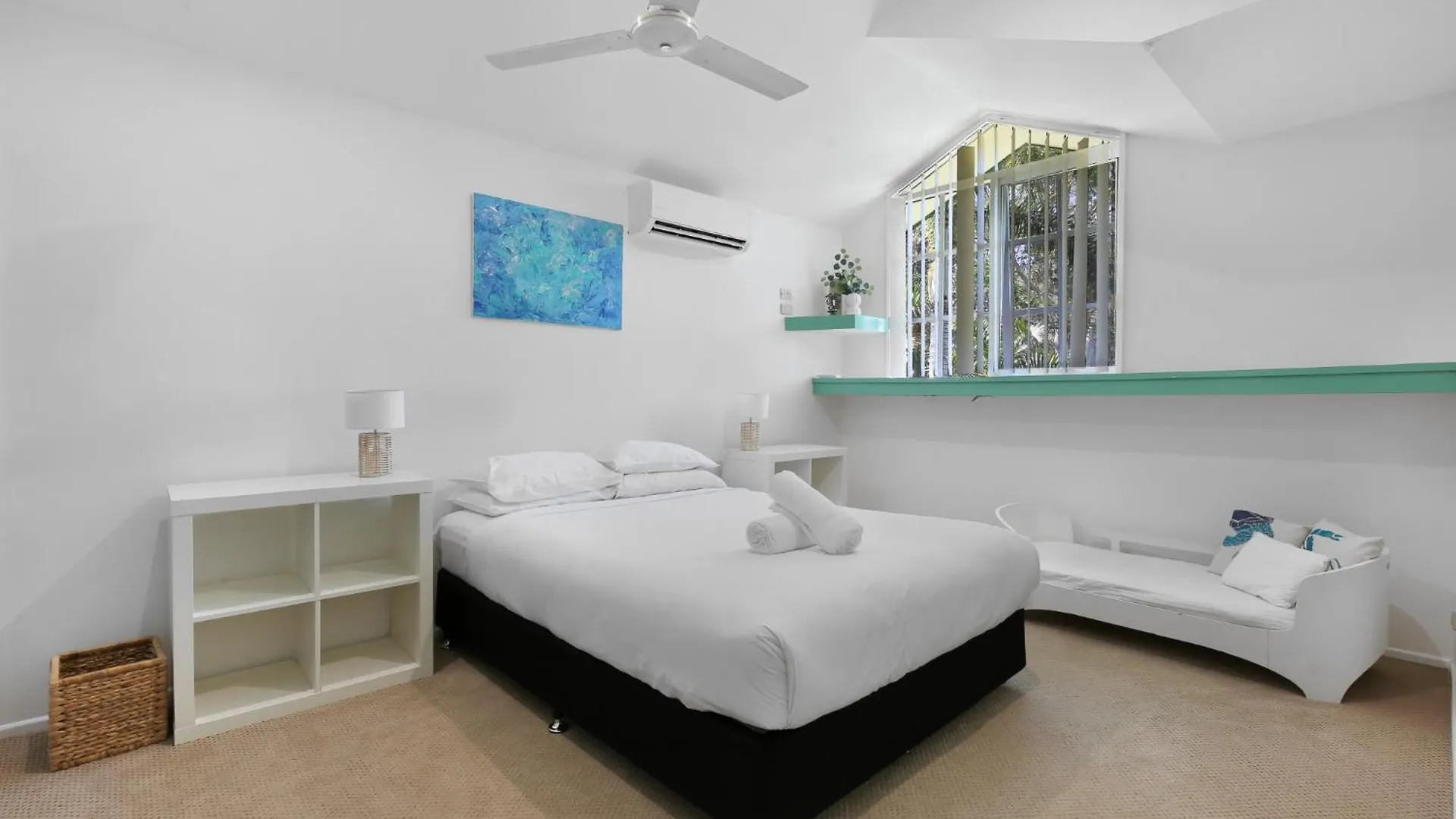 Spacious 4-bed Hinterland Luxury Escape With Pool *