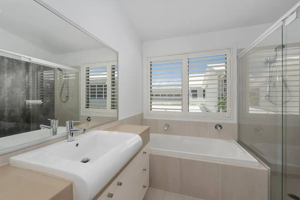 Prime Burleigh Location * Gold Coast