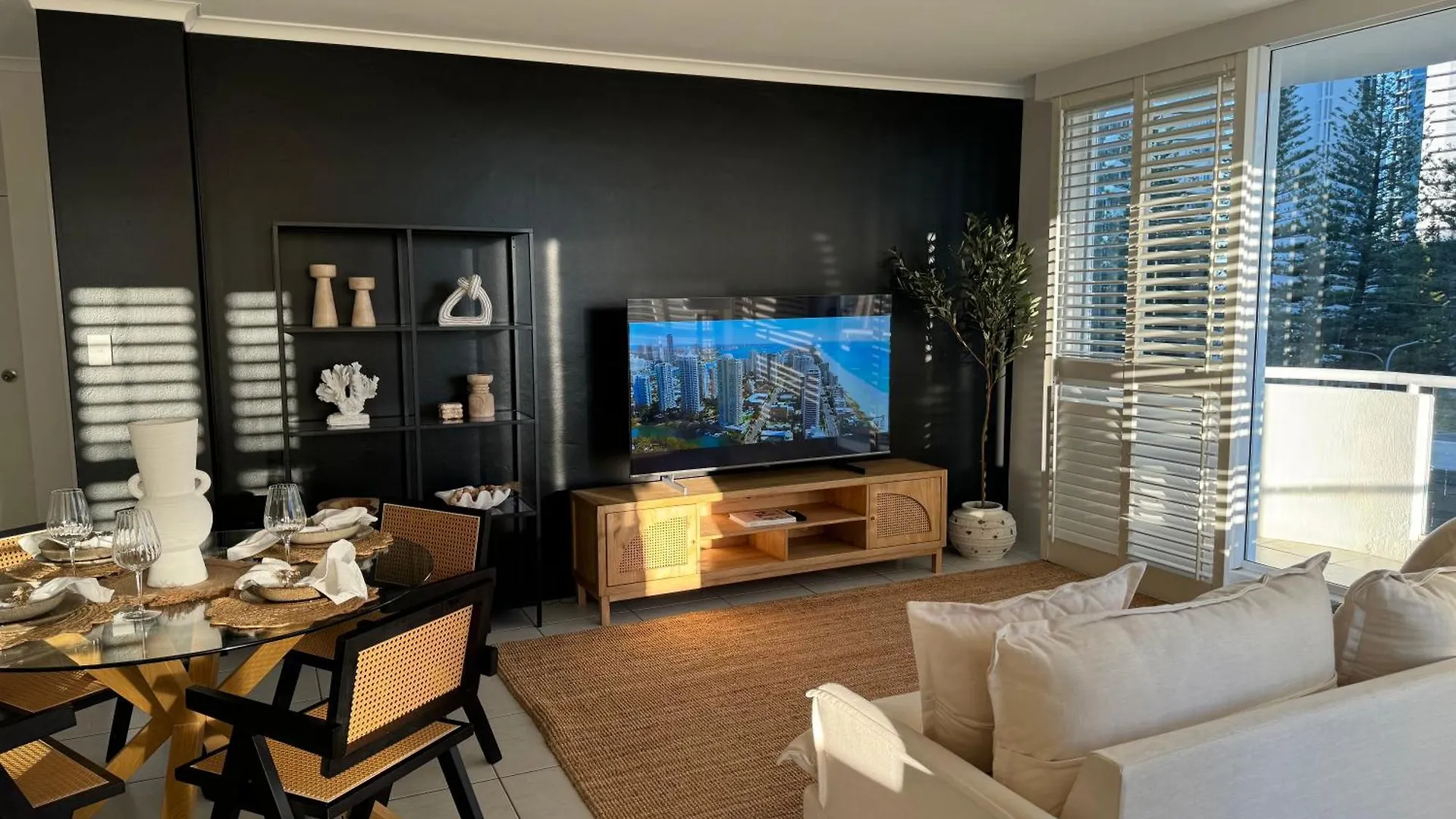 Surfers Paradise - Beachfront Gold Coast