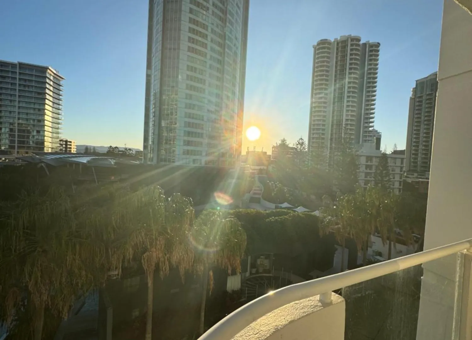 Surfers Paradise - Beachfront Apartment