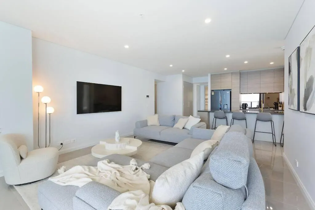 Front Sky - Floor 35 * Gold Coast