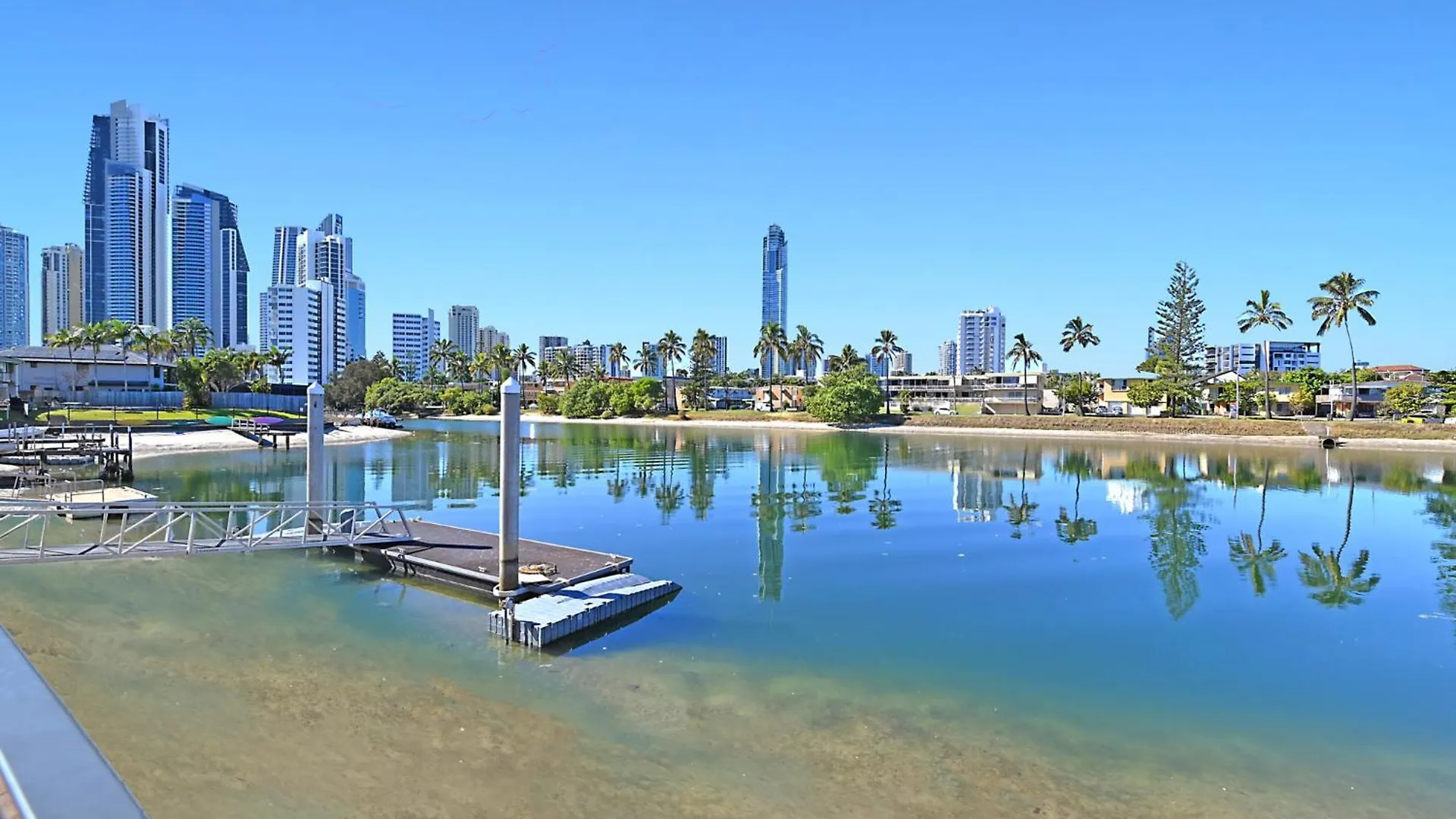 Riverside 4 Bedroom House Unit In Surfers Paradise * غولد كوست