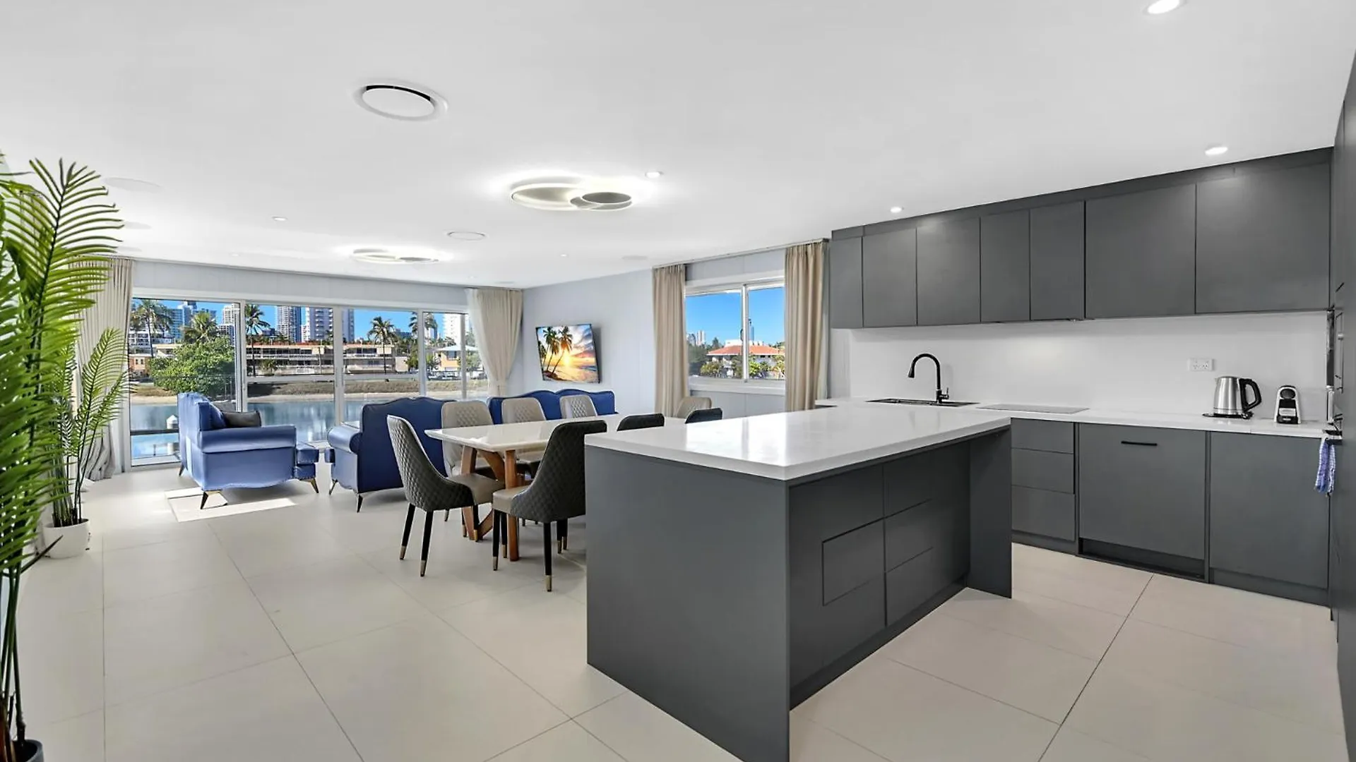 Riverside 4 Bedroom House Unit In Surfers Paradise * غولد كوست