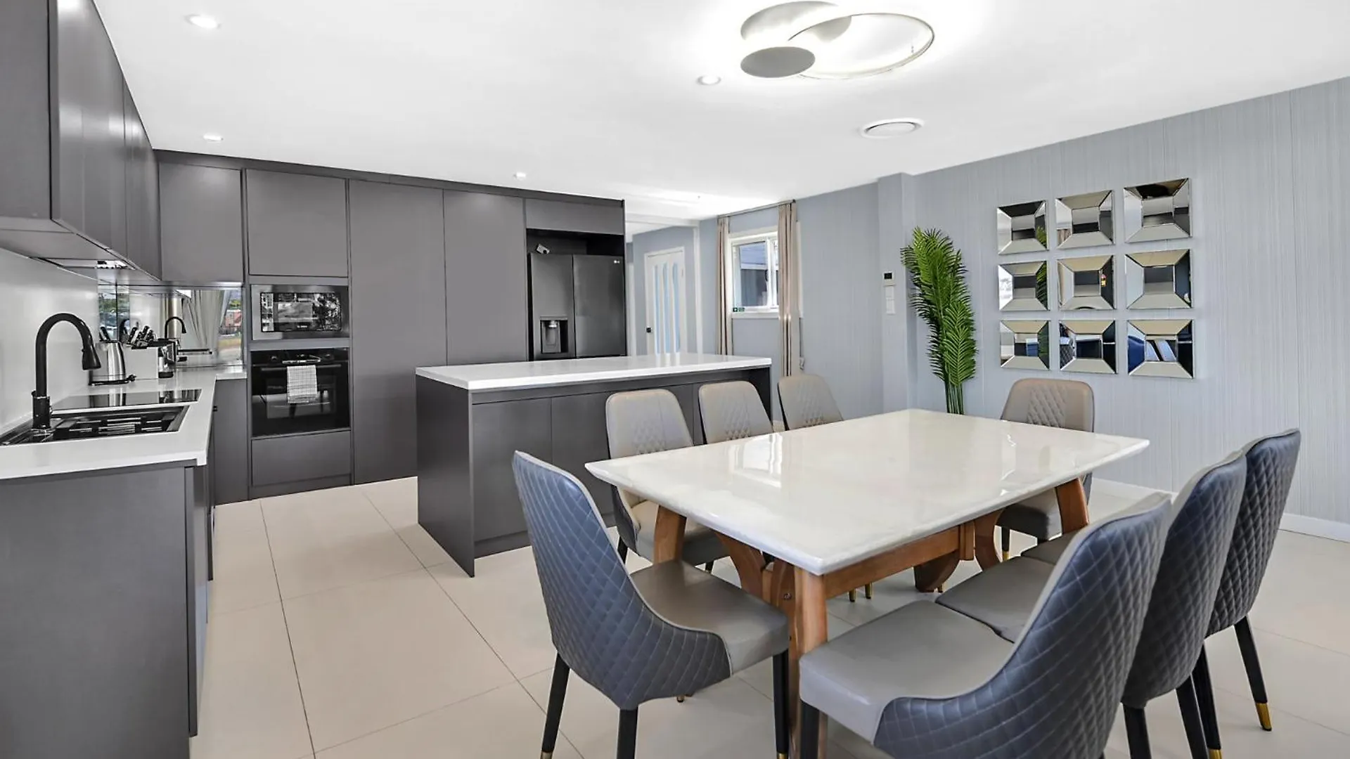 شقة Riverside 4 Bedroom House Unit In Surfers Paradise غولد كوست