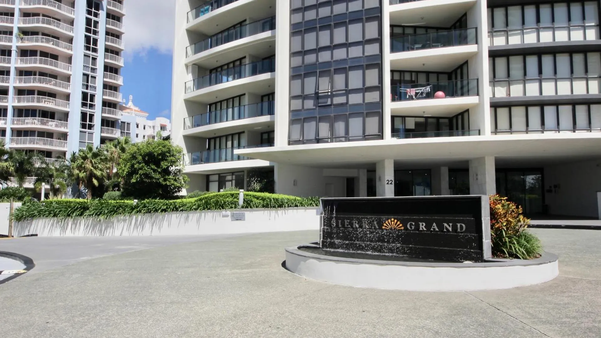 Broadbeach Bliss, 18th Floor Sierra Grand Oasis Apartment