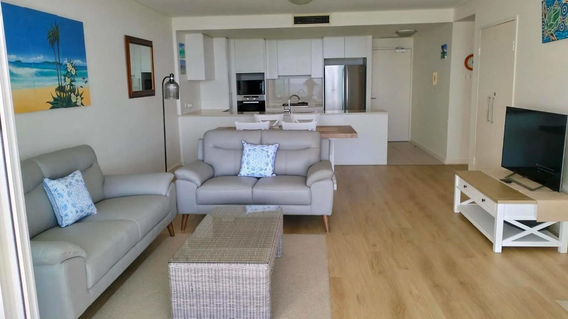 Kirra Surf 4*