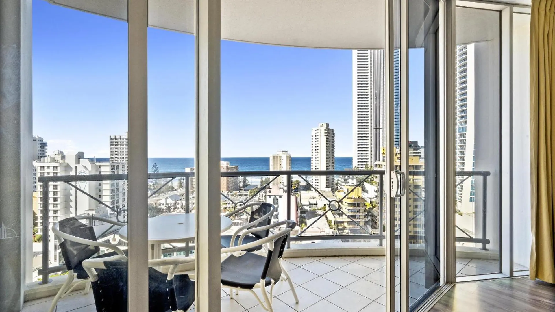 Chevron Renaissance Surfers Paradise Mid Week Madness Deal - Q * Gold Coast