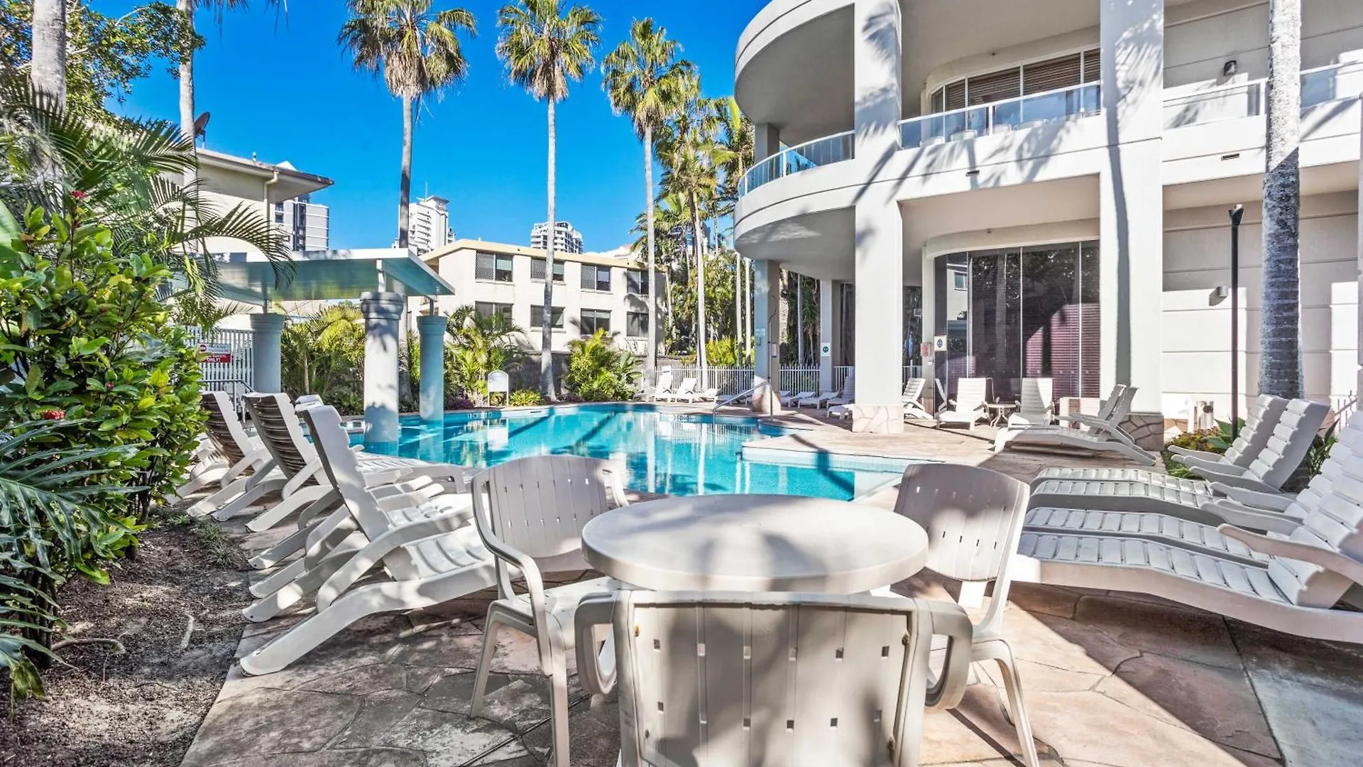 Apartment Surfers Paradise Studio, Short Walk To