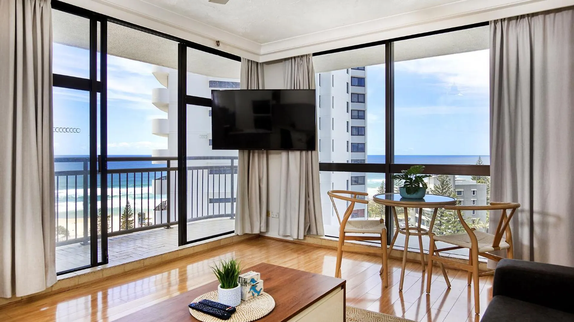 Apartment Surfers Paradise Beachcomber