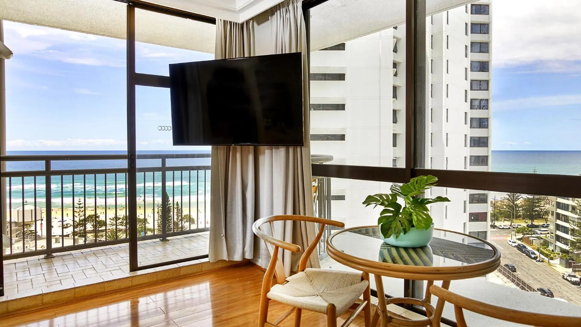 Apartment Surfers Paradise Beachcomber Gold Coast