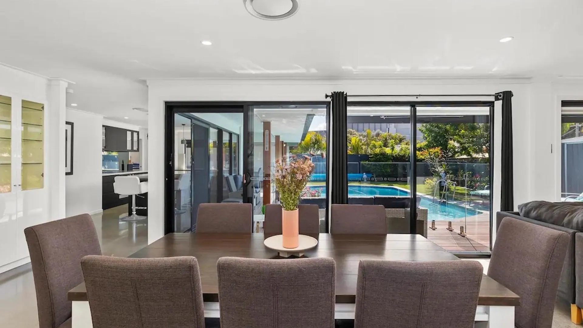 Holiday home With Pool And Mini Golf!