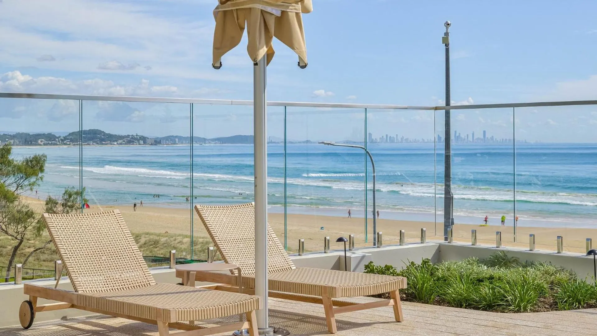 Little Groyne Kirra Unit 602 *