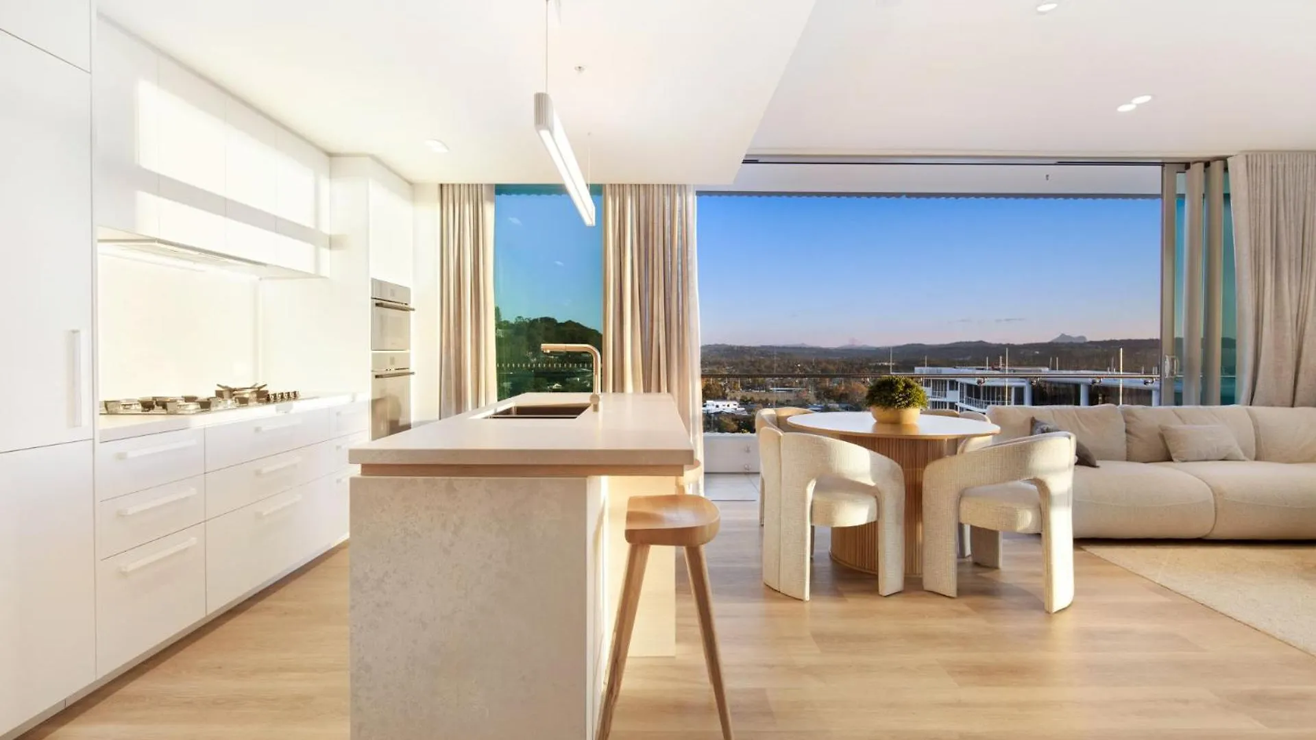 Miles At Kirra Point 1406 Apartment