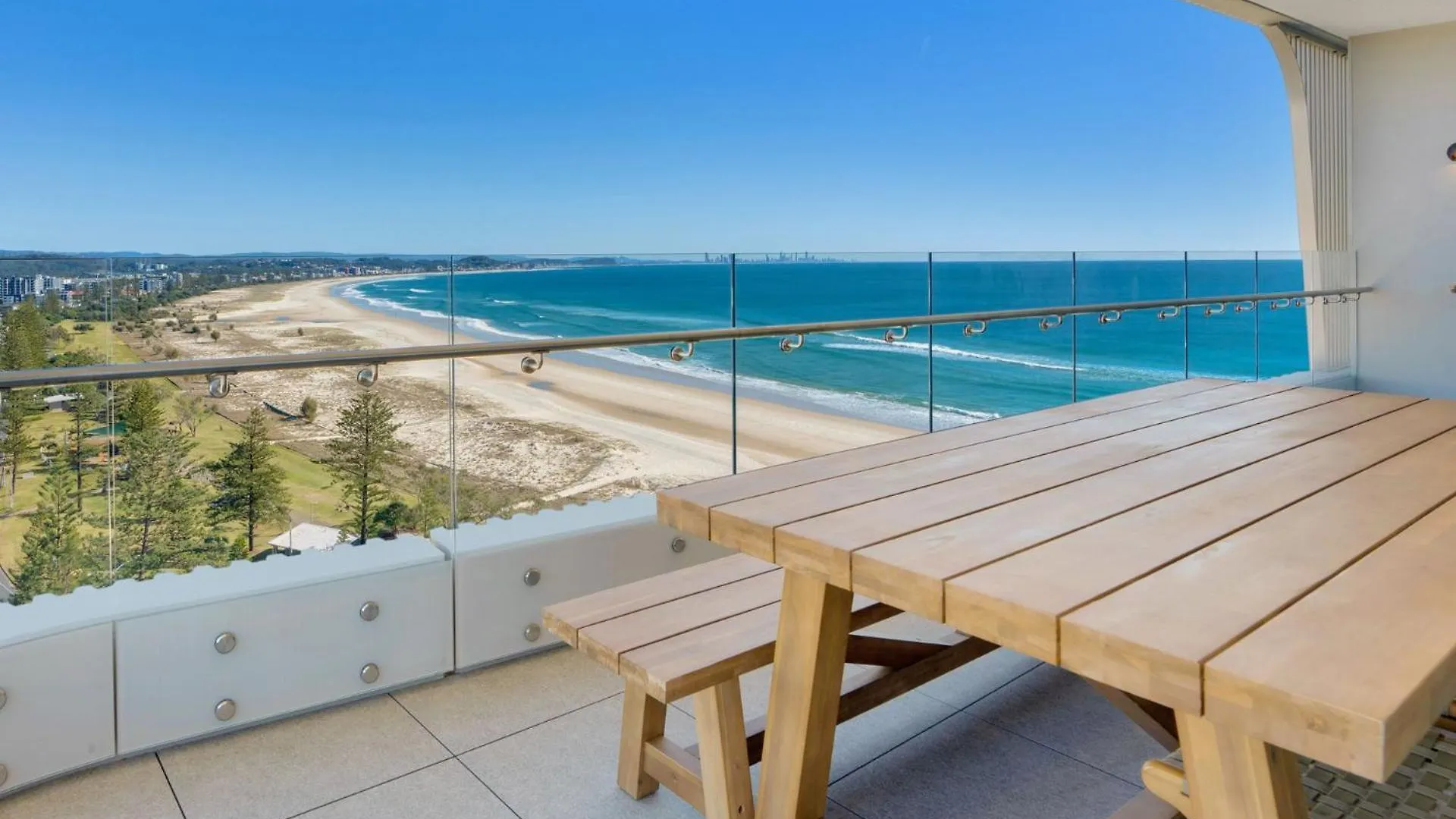 Miles At Kirra Point 1406 Apartment *