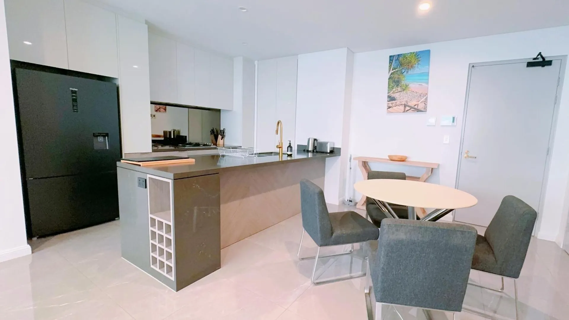 Serain Residences On 88 Esplanade Surfers Paradise Appartement