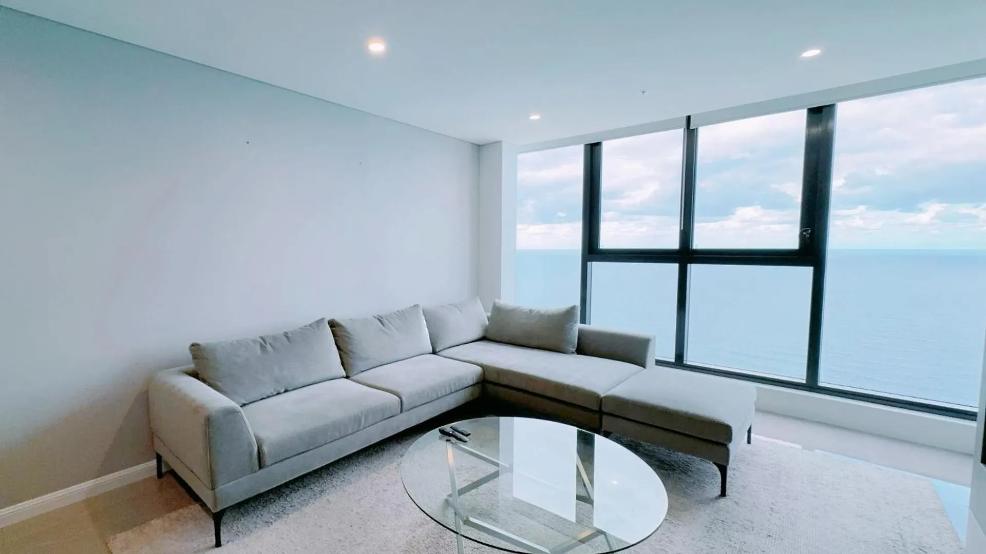 Serain Residences On 88 Esplanade Surfers Paradise *
